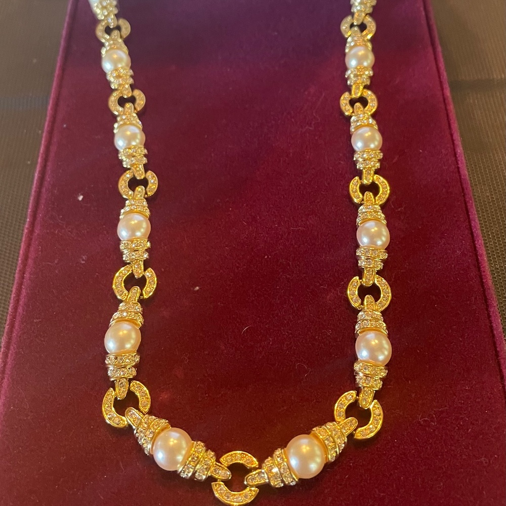 Camrose & Kris’s JBK Necklace with pearls